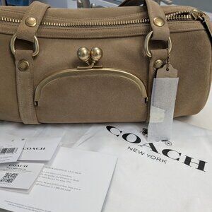 COACH RUNWAY SOUL Kisslock Barrel Bag Spring 2026 Release (Special Edition)